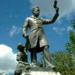 Faut il déboulonner la statue de Pasteur ?